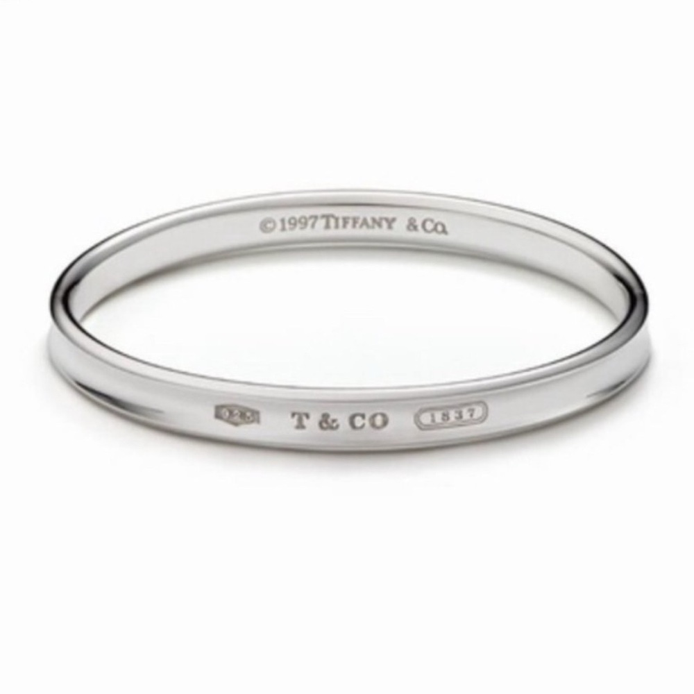 AUTHENTIC Medium 7.5” Tiffany & Co 1837 Bangle Bracelet in Sterling Silver.